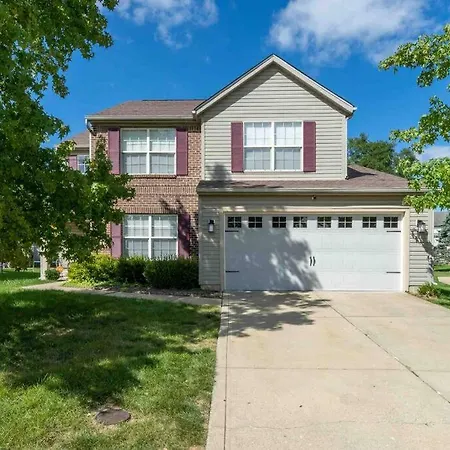 Modern 3 Bedroom 20 Min Downtown / 25 Mins Grand Park